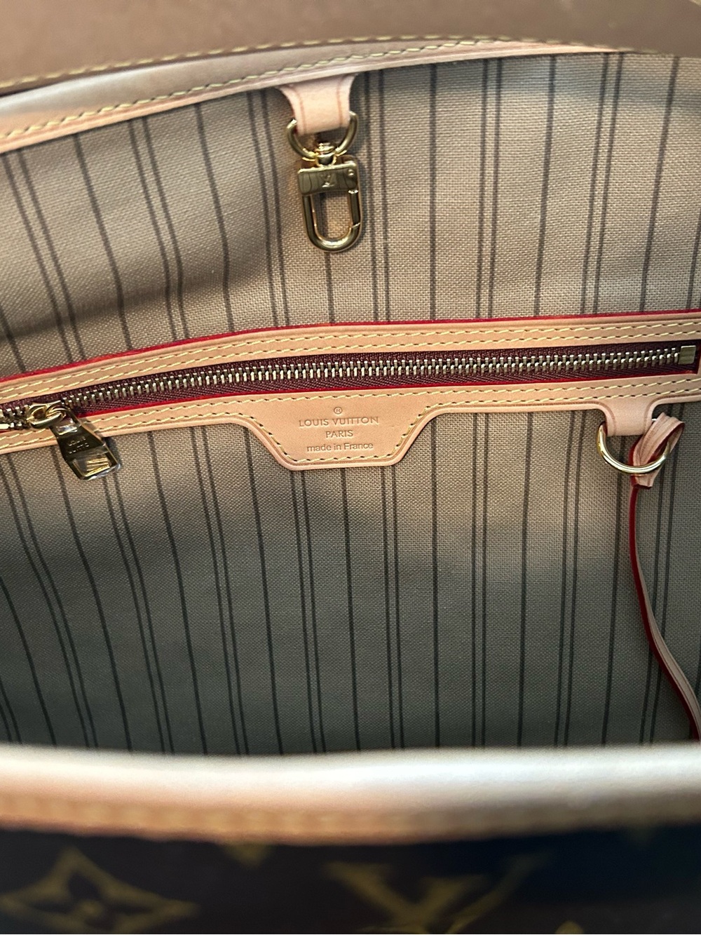UNBRANDED FASHION Monogram Hobo Bag with Tan Piping - Picture 12 of 13
